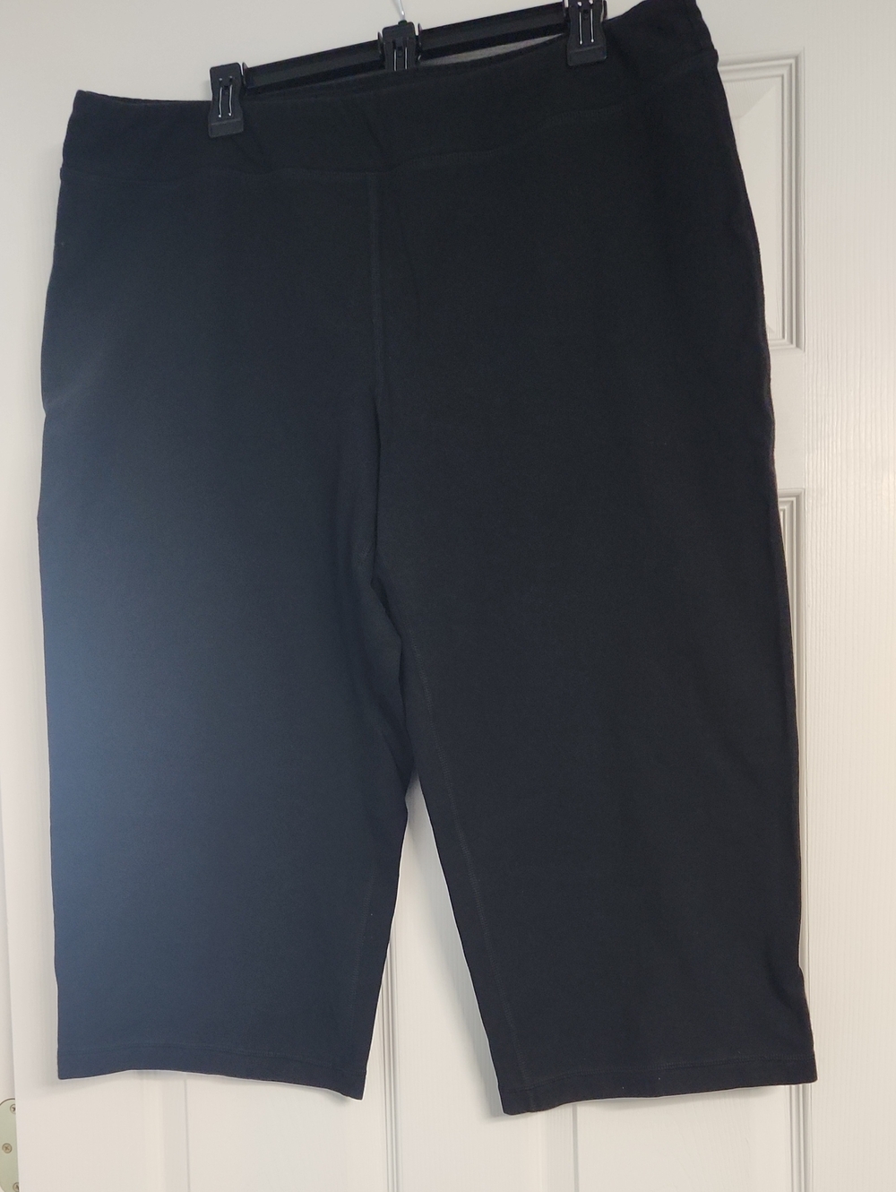 Womens Black Capri Length Stretch Capri
